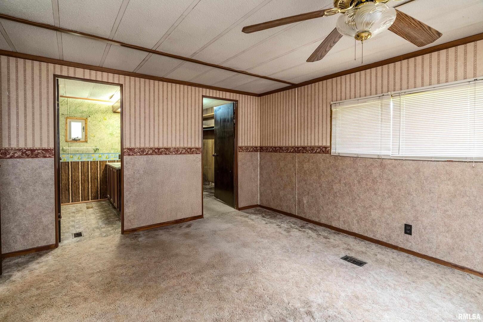 208 W Pennsylvania Avenue Property Photo 15