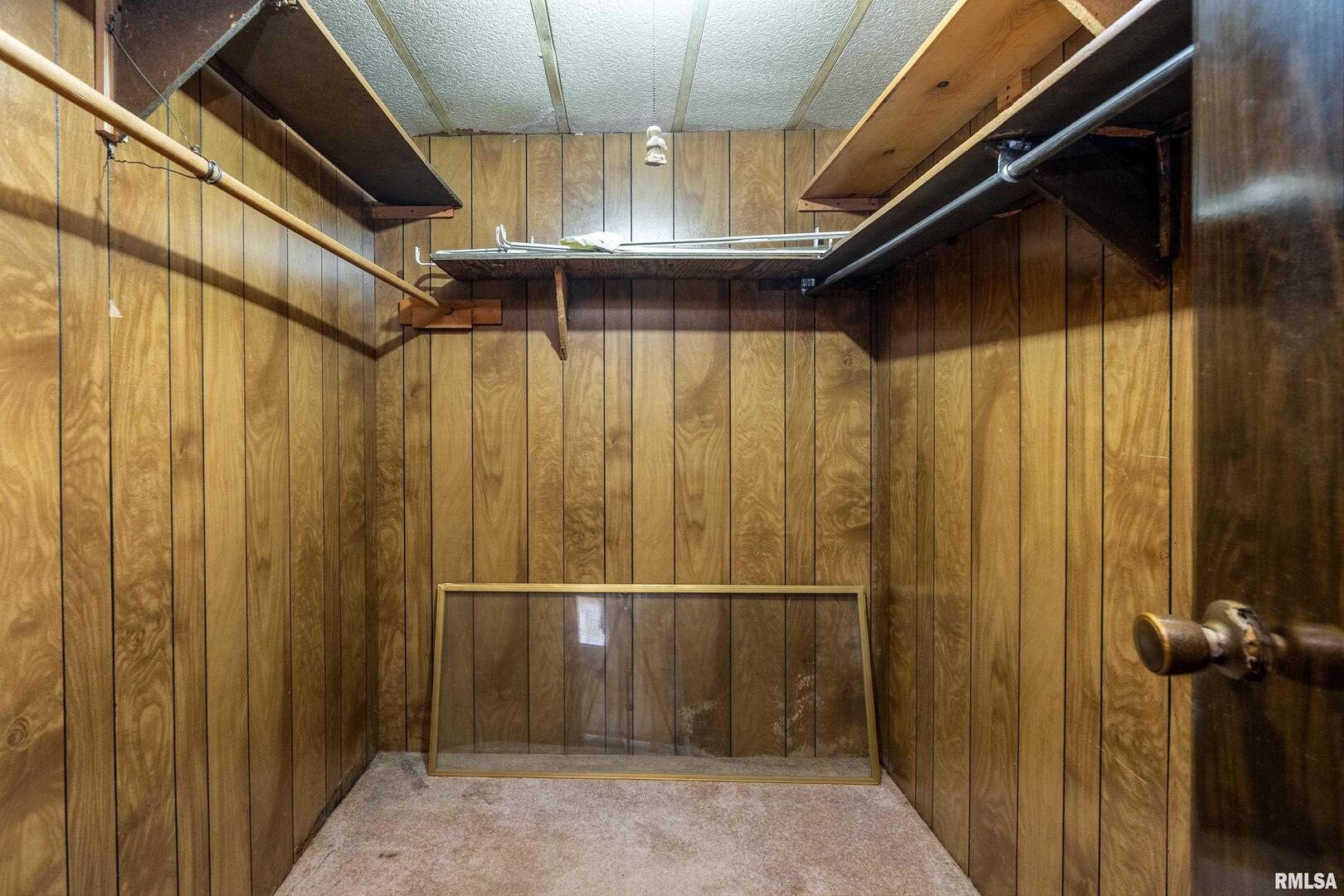 208 W Pennsylvania Avenue Property Photo 16