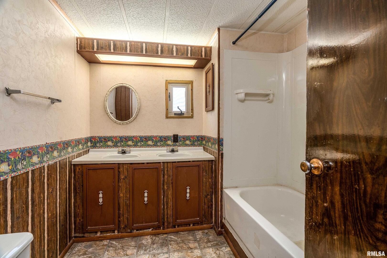 208 W Pennsylvania Avenue Property Photo 21