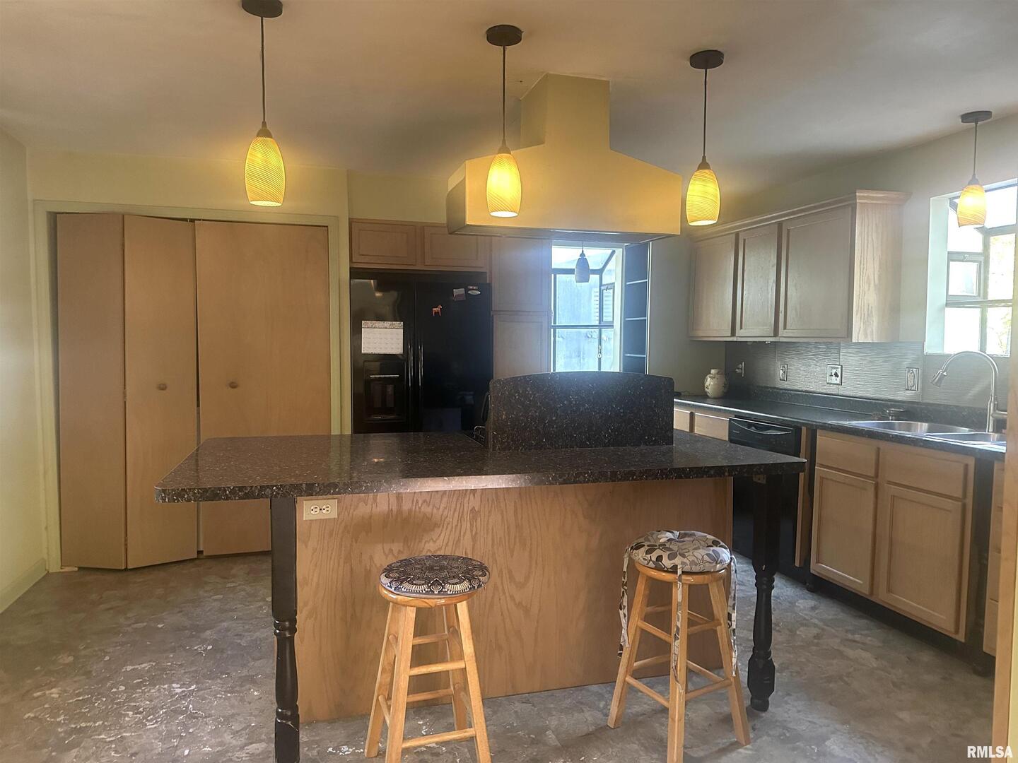 138 Worthen Road Property Photo 6