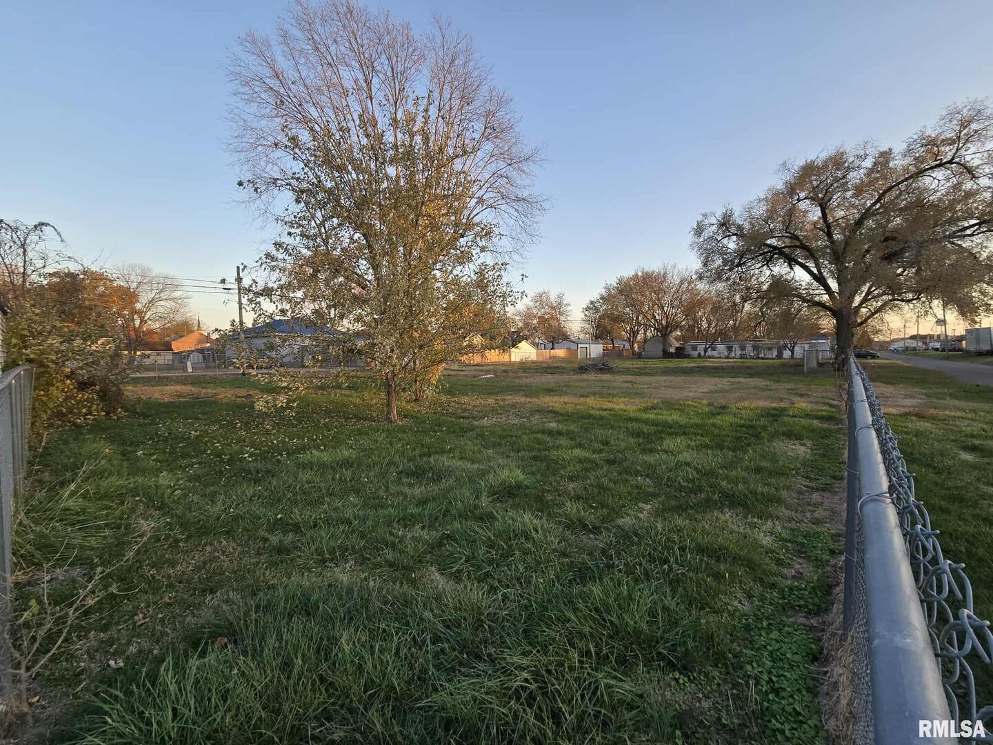 210 & 214 N Oak Street Property Photo 2