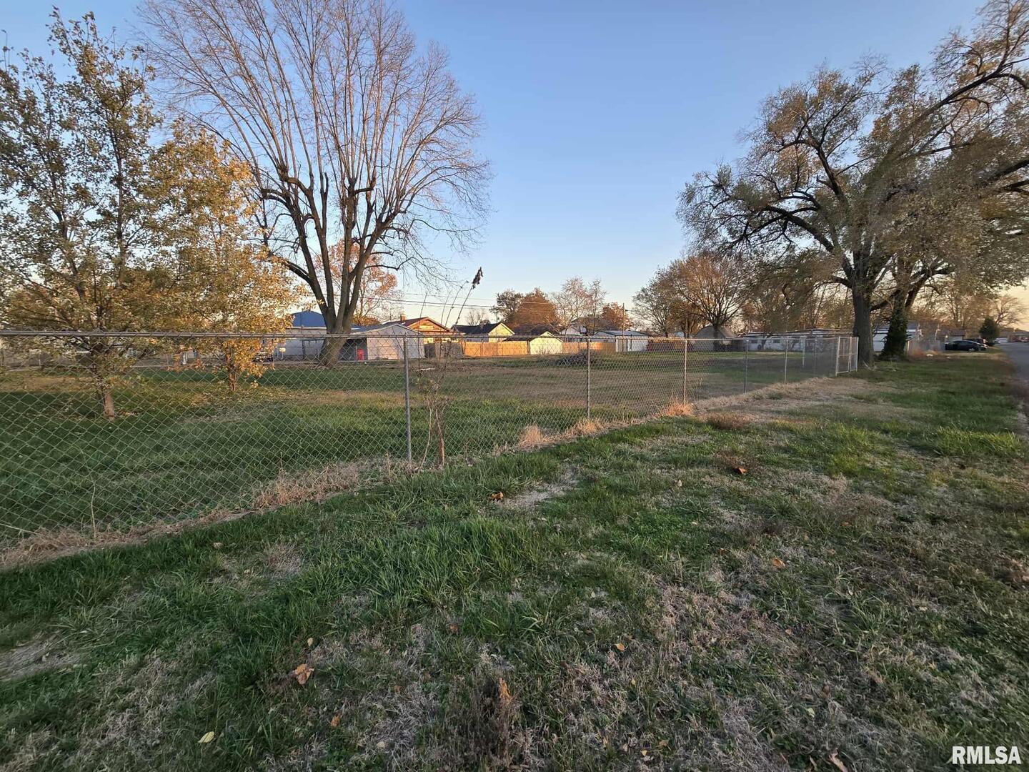 210 & 214 N Oak Street Property Photo 3