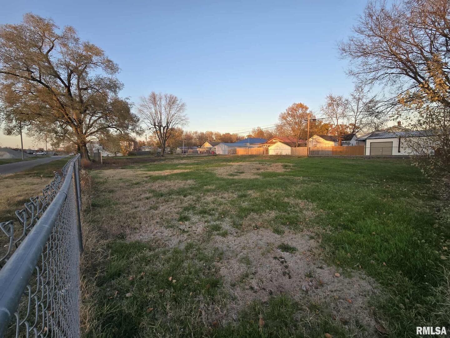 210 & 214 N Oak Street Property Photo 4