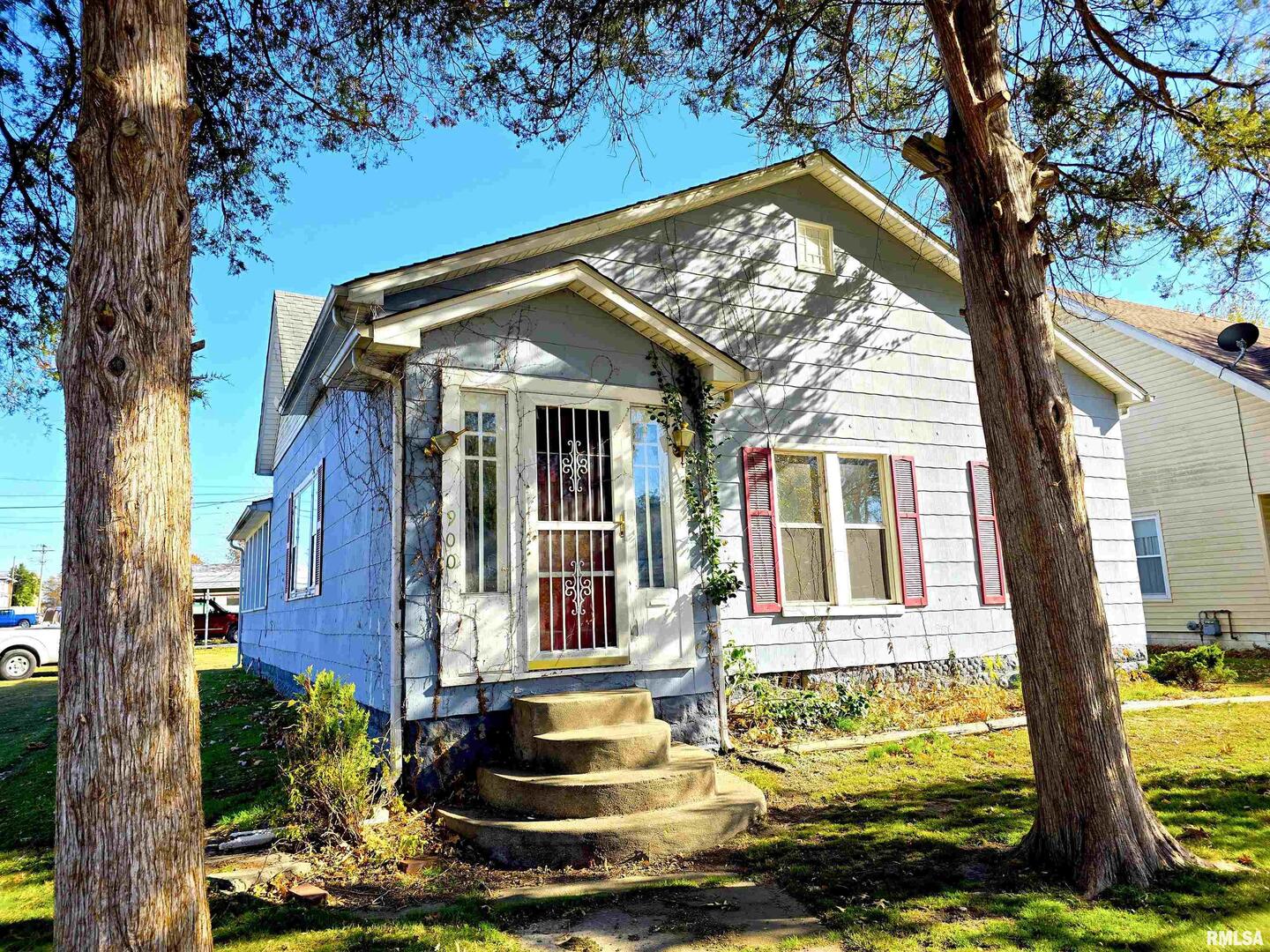 900 S 16th Street Property Photo 1