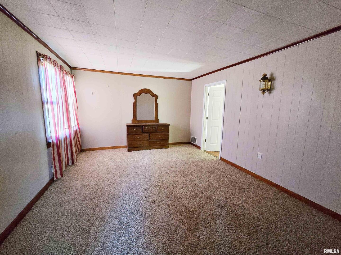900 S 16th Street Property Photo 15