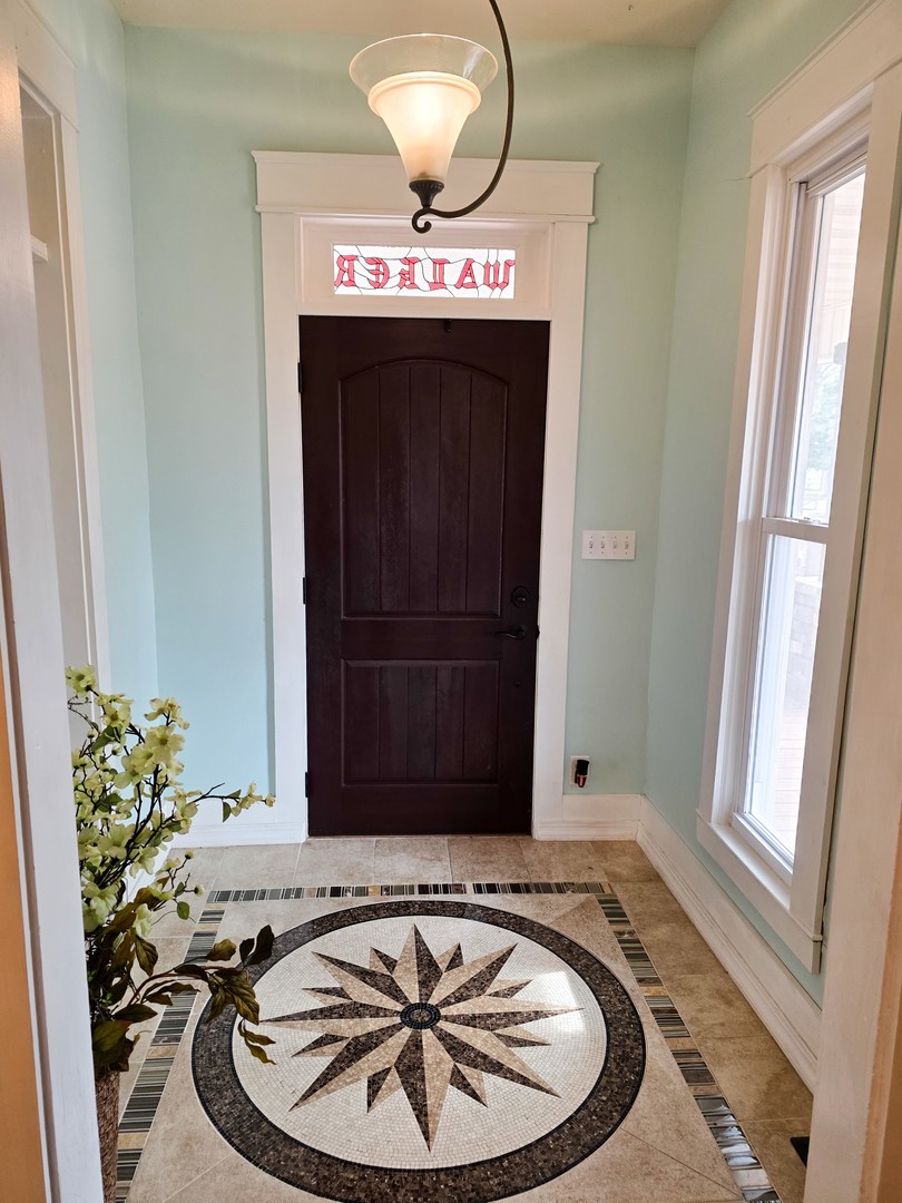521 N Locust Street Property Photo 14
