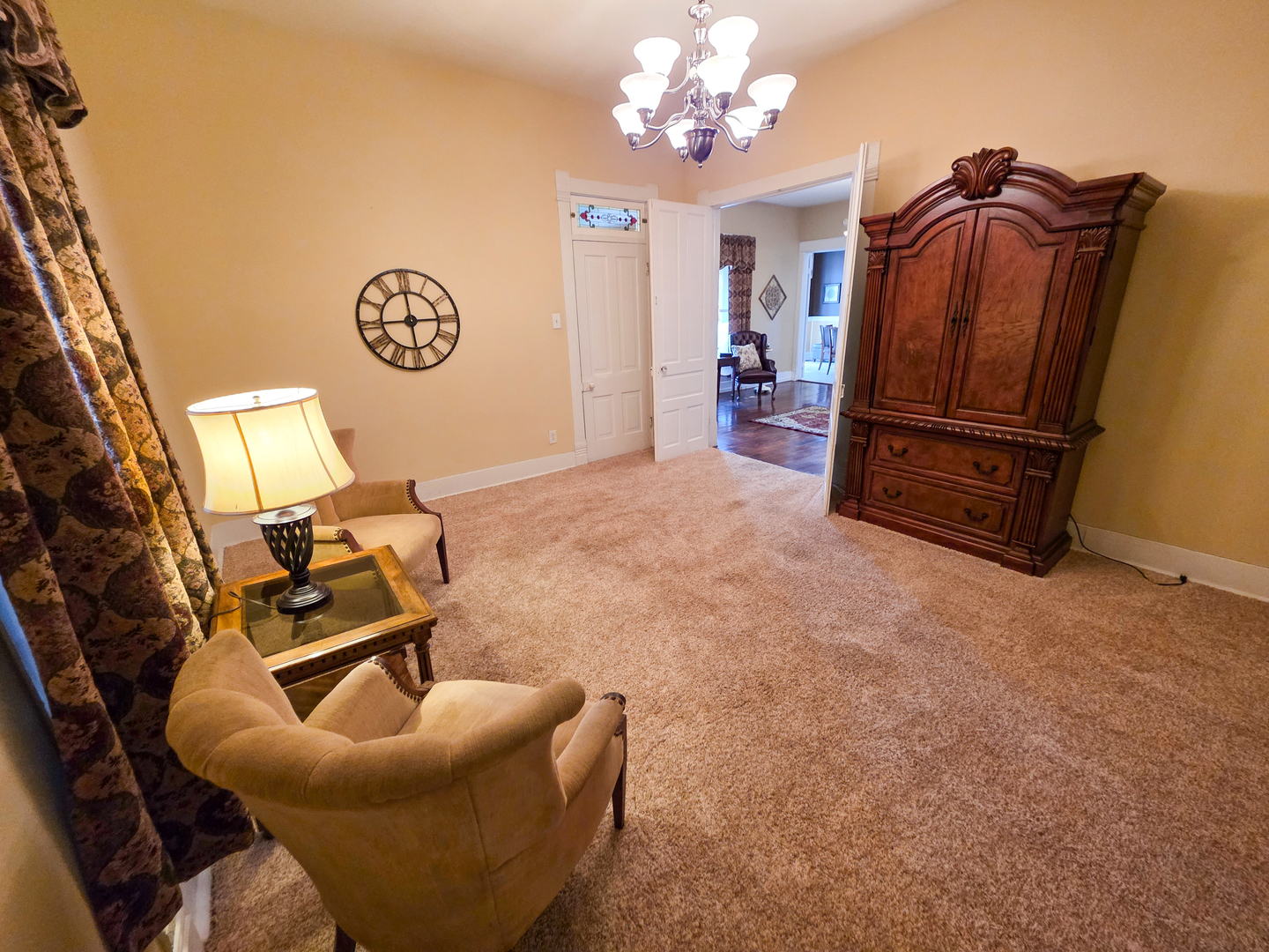 521 N Locust Street Property Photo 25