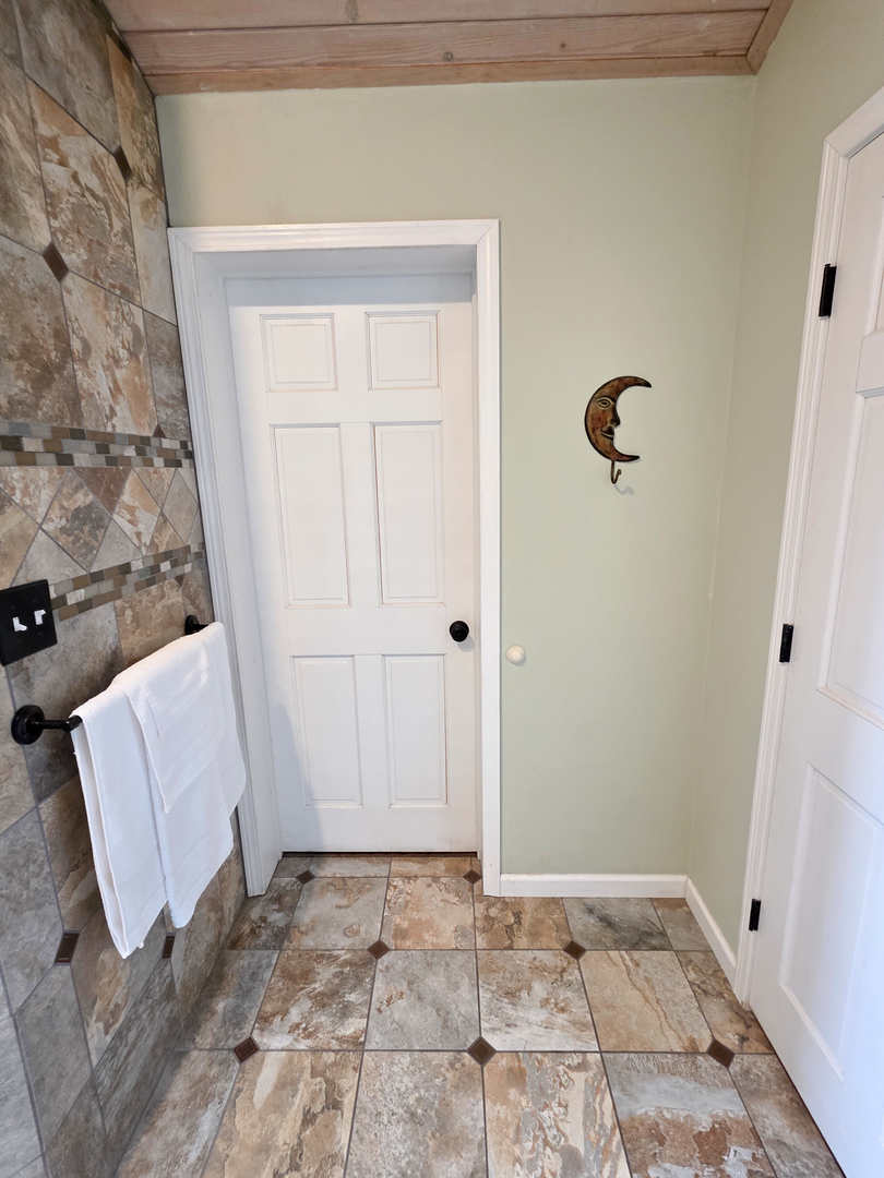 521 N Locust Street Property Photo 59