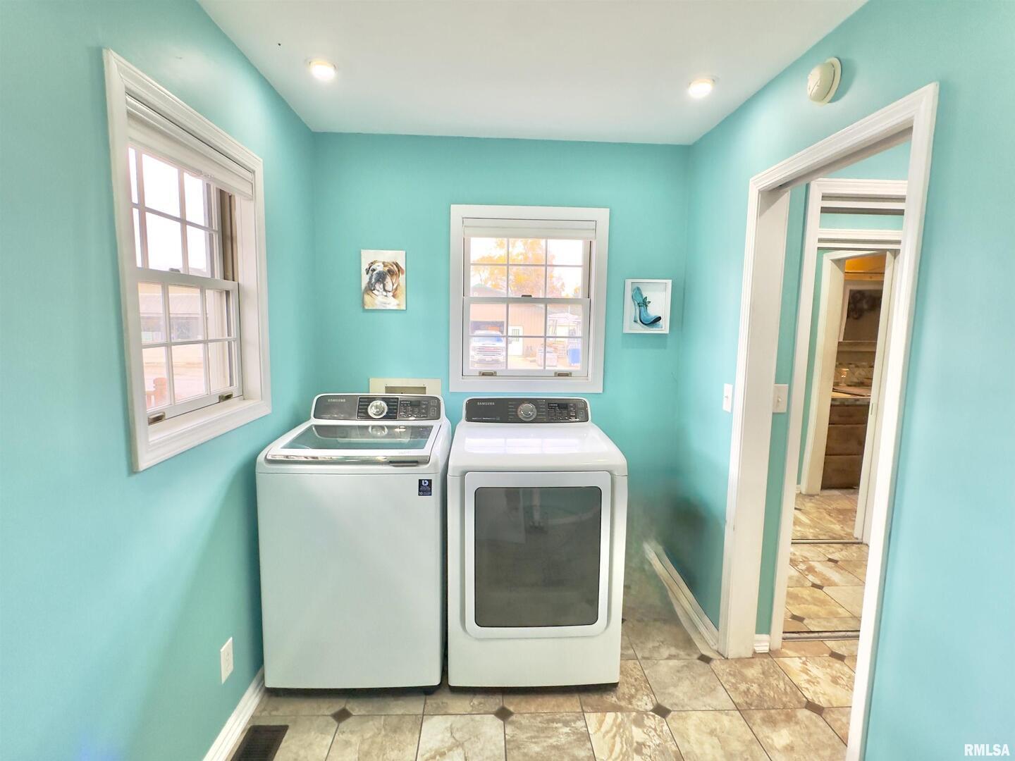 521 N Locust Street Property Photo 67