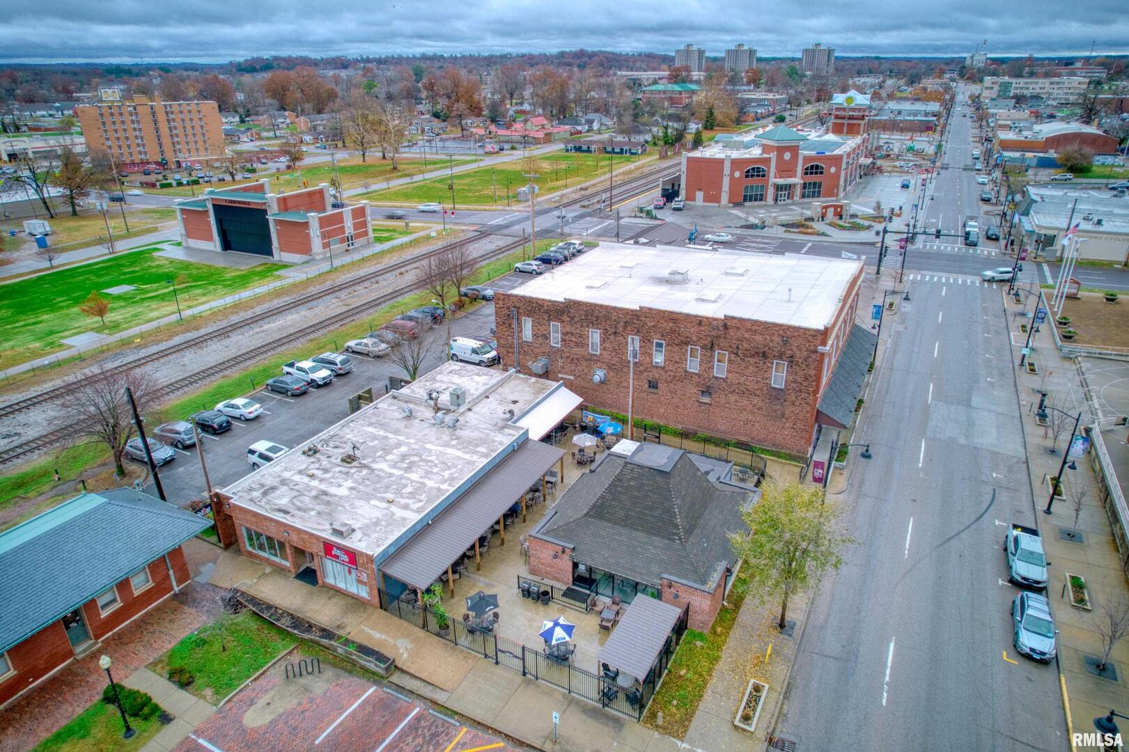 101 W Monroe Street Property Photo 54