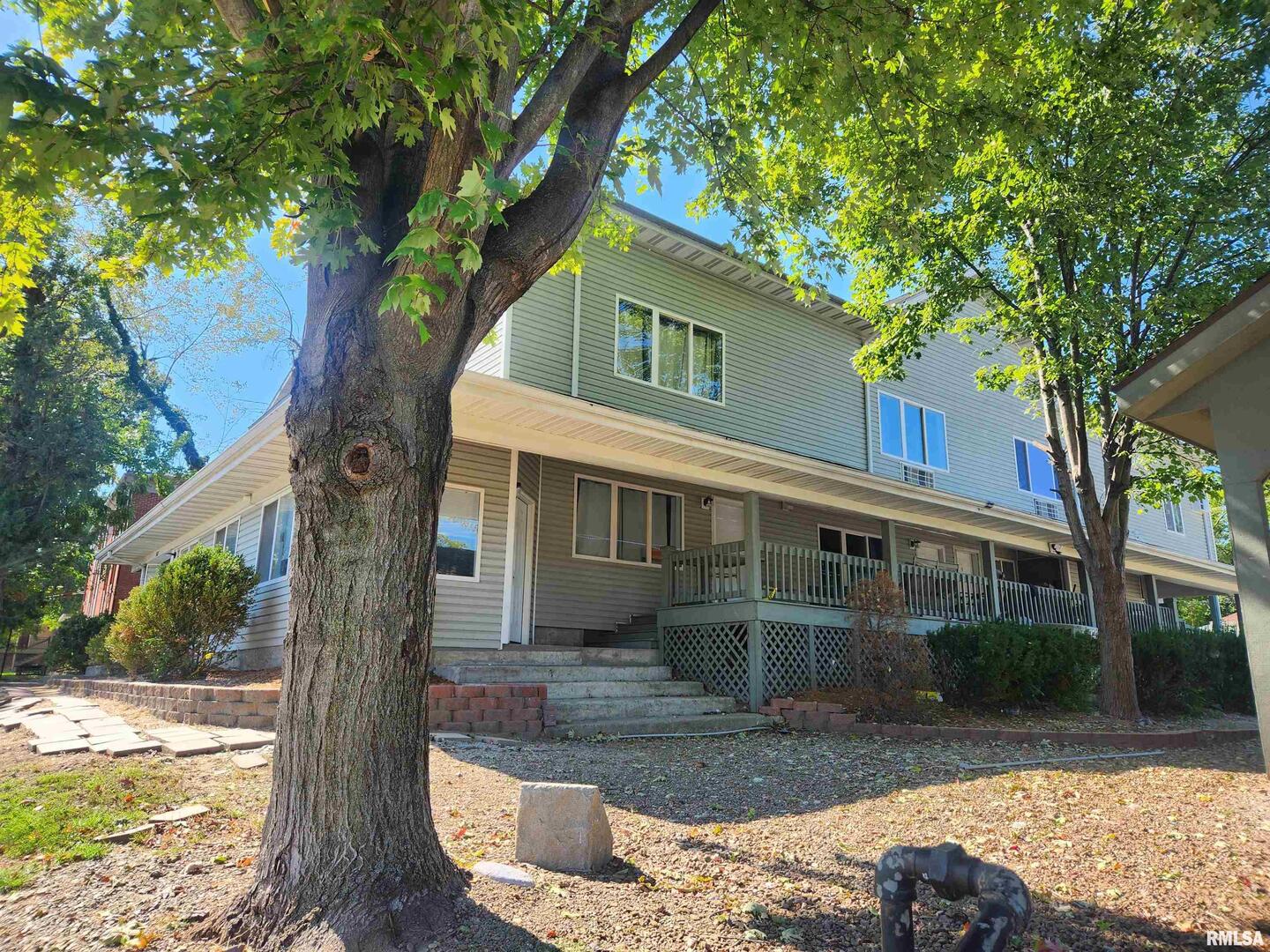 502 S UNIVERSITY Avenue Property Photo 1