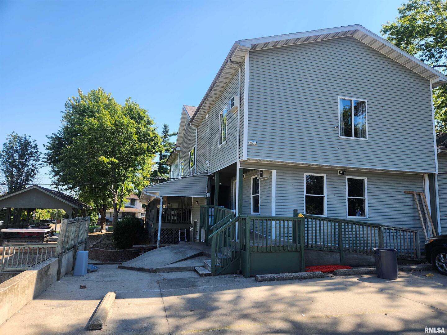 502 S University Avenue Property Photo 2