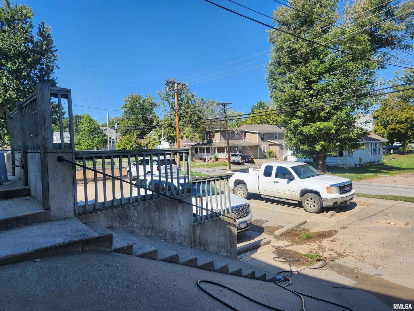 502 S University Avenue Property Photo 6