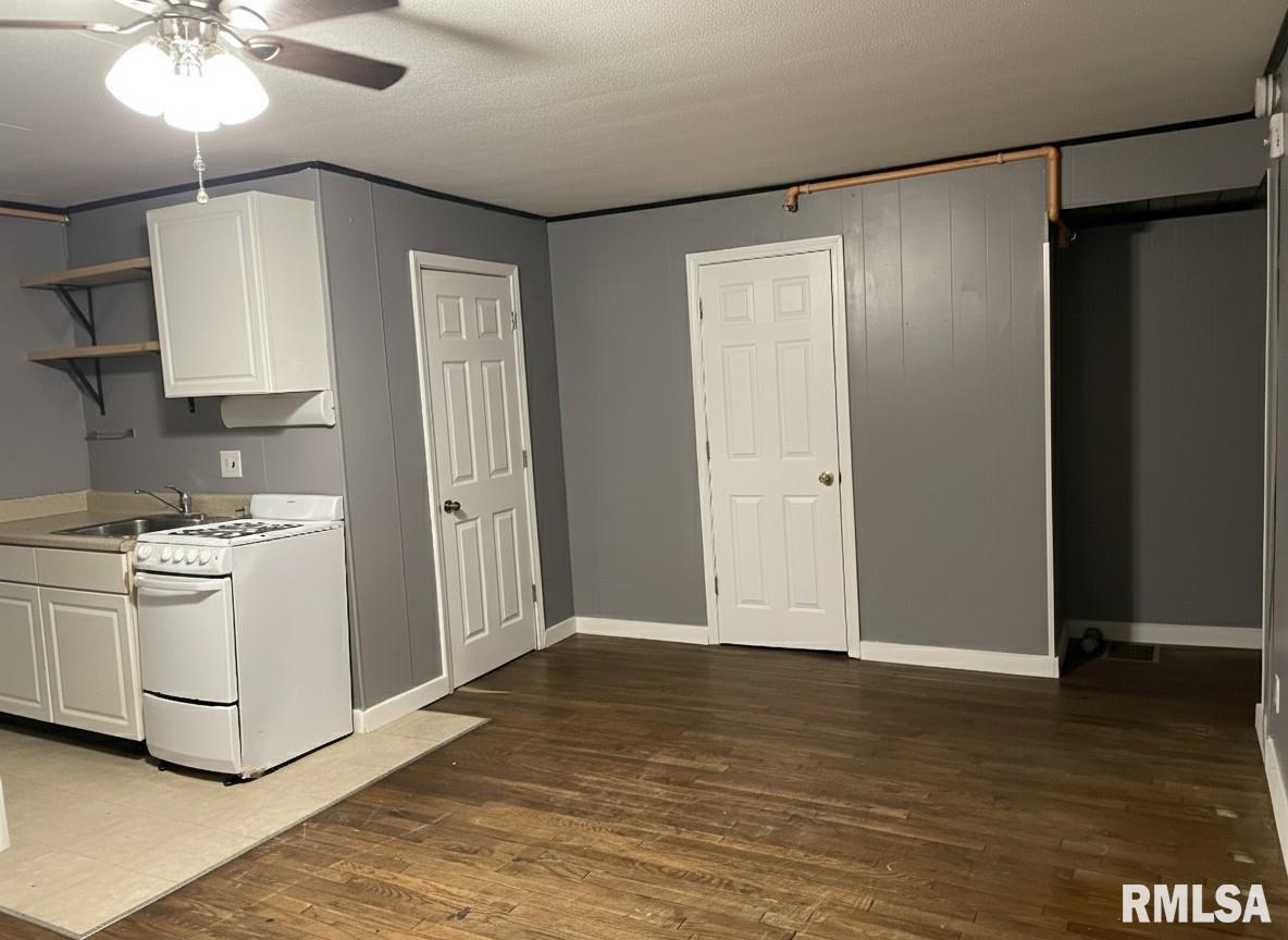 502 S University Avenue Property Photo 15