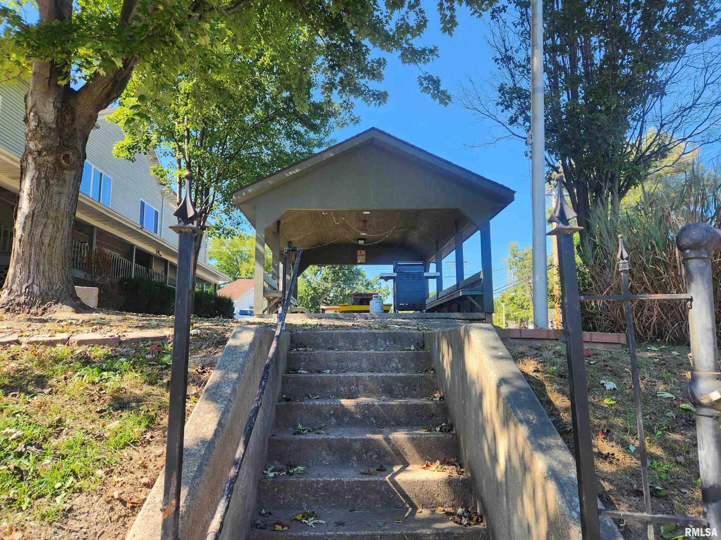 502 S University Avenue Property Photo 19