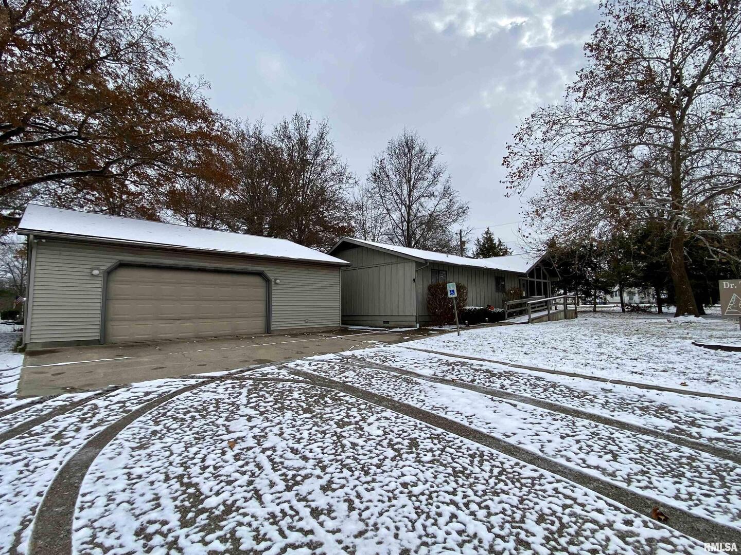 205 N Davis Avenue Property Photo 5