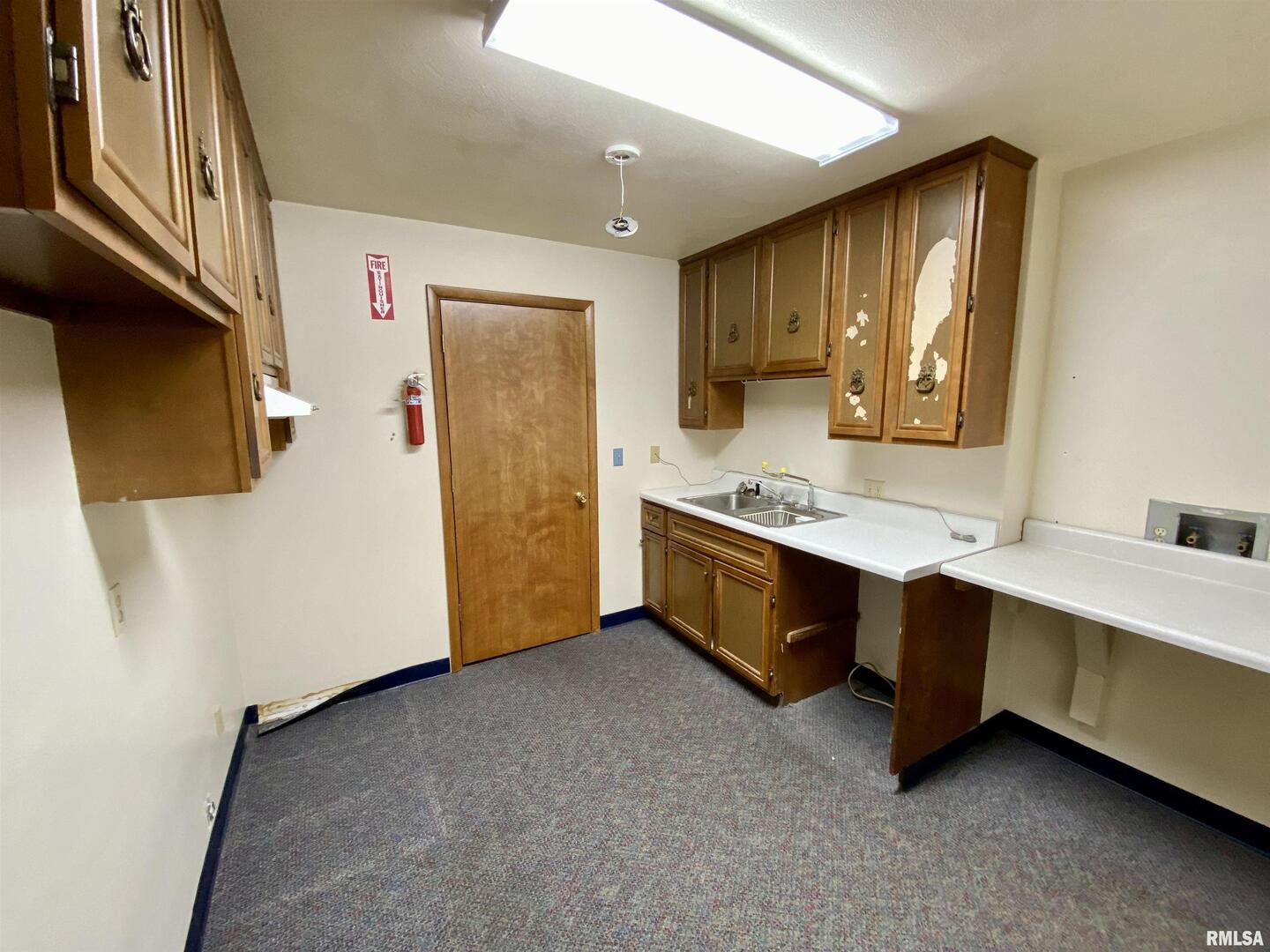 205 N Davis Avenue Property Photo 6