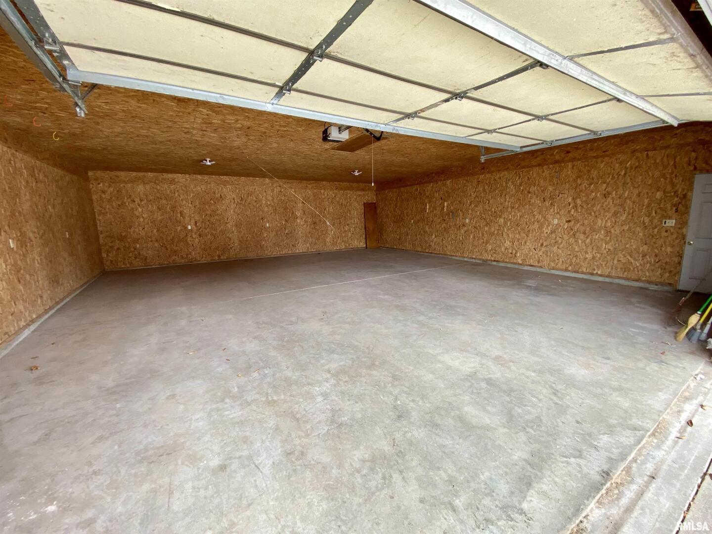 205 N Davis Avenue Property Photo 9