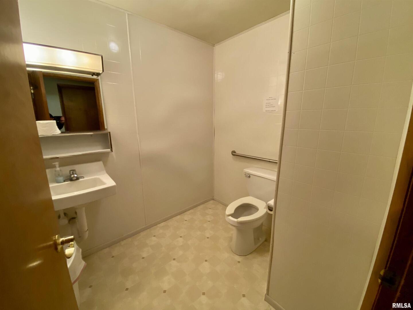 205 N Davis Avenue Property Photo 11