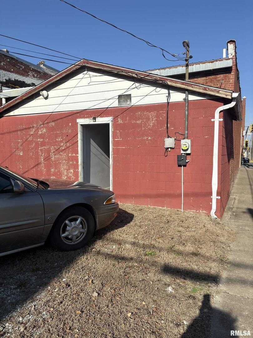 128 & 130 E Main Street Property Photo 17