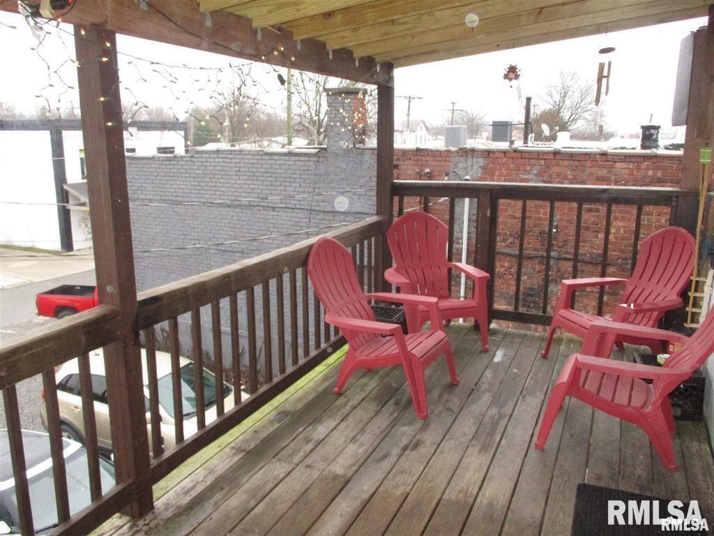 109 E Main Street Property Photo 4