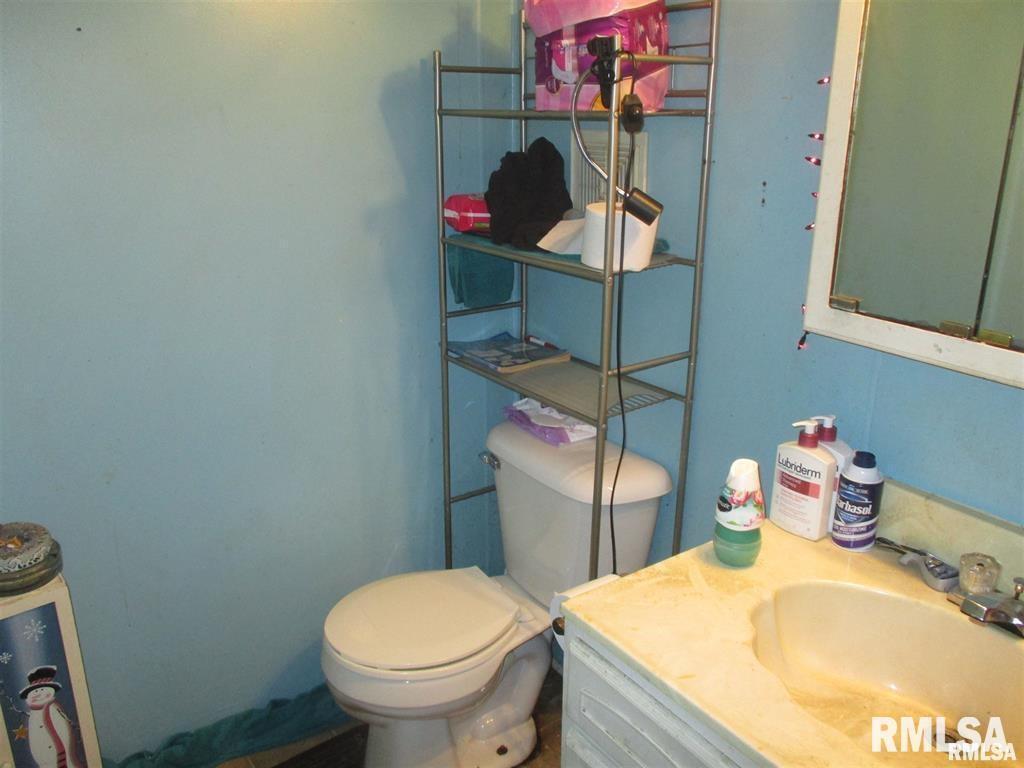 109 E Main Street Property Photo 6