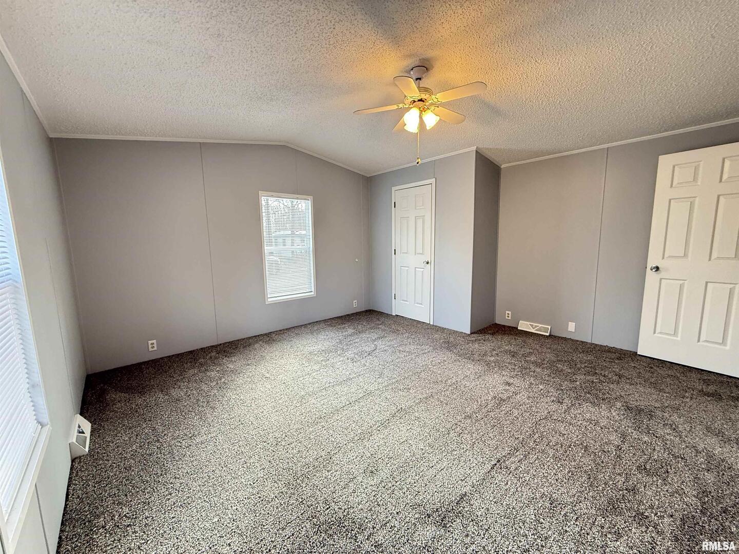 193 Oak Valley Drive Property Photo 16