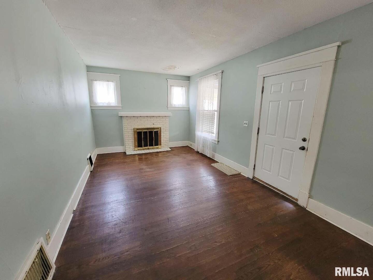 334 S Lincoln Boulevard Property Photo 5
