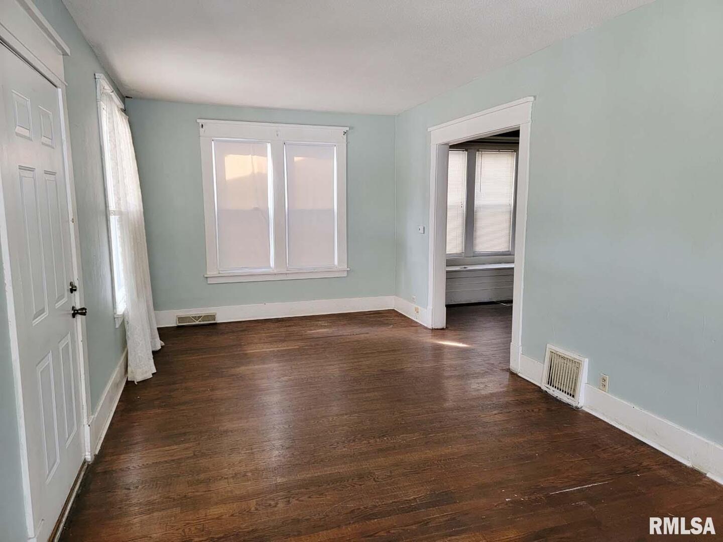 334 S Lincoln Boulevard Property Photo 6