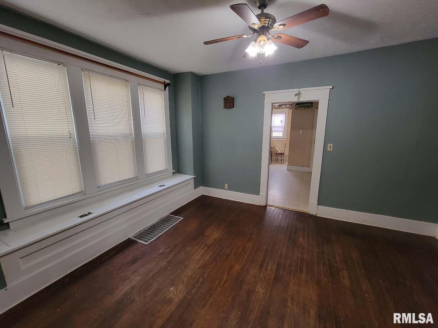 334 S Lincoln Boulevard Property Photo 7