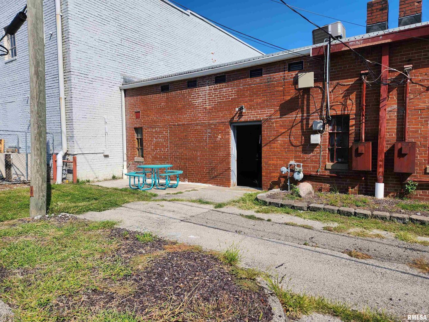 815-3 Broadway Street 3 Property Photo 12