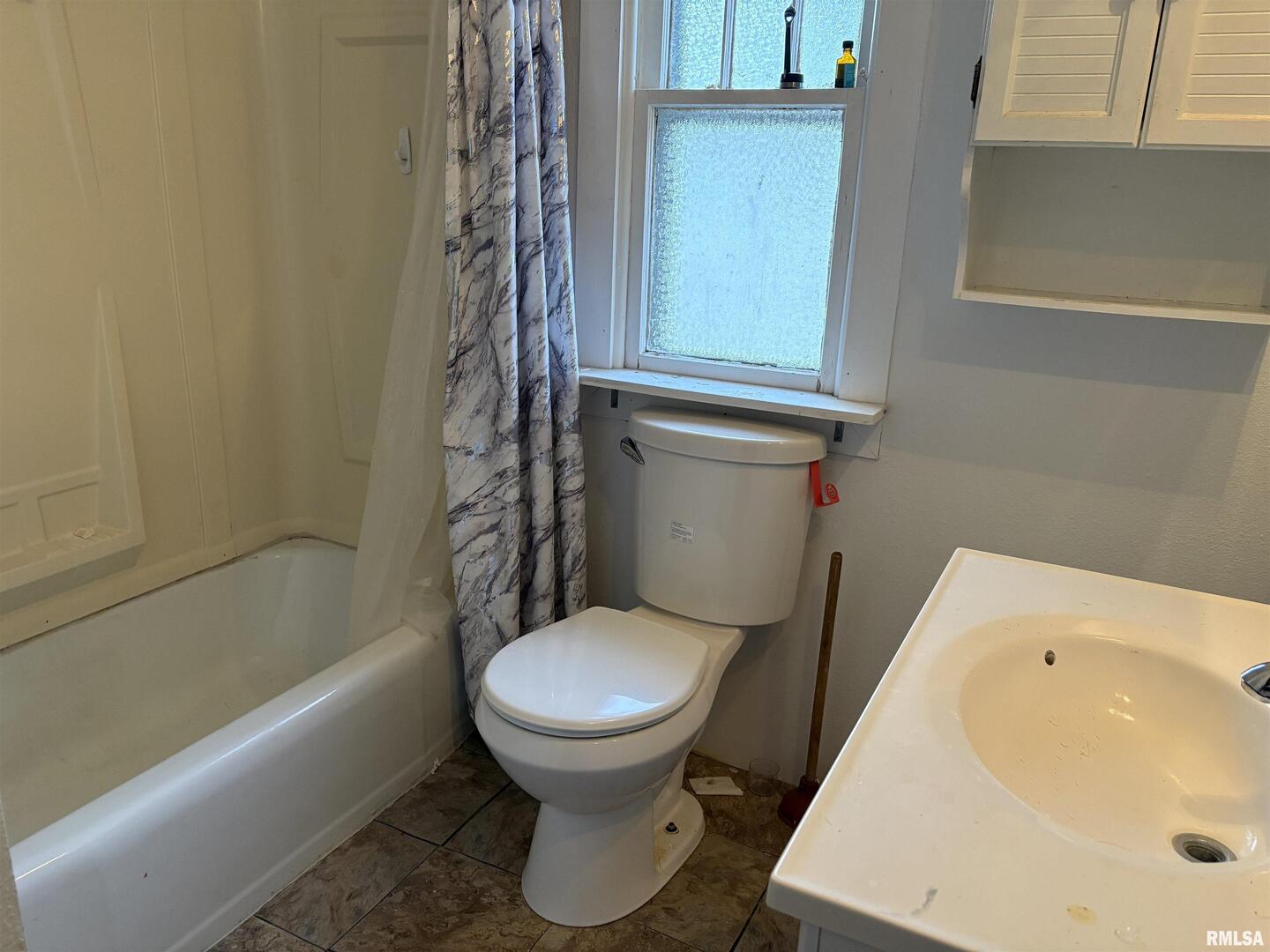 433 Linden Property Photo 11