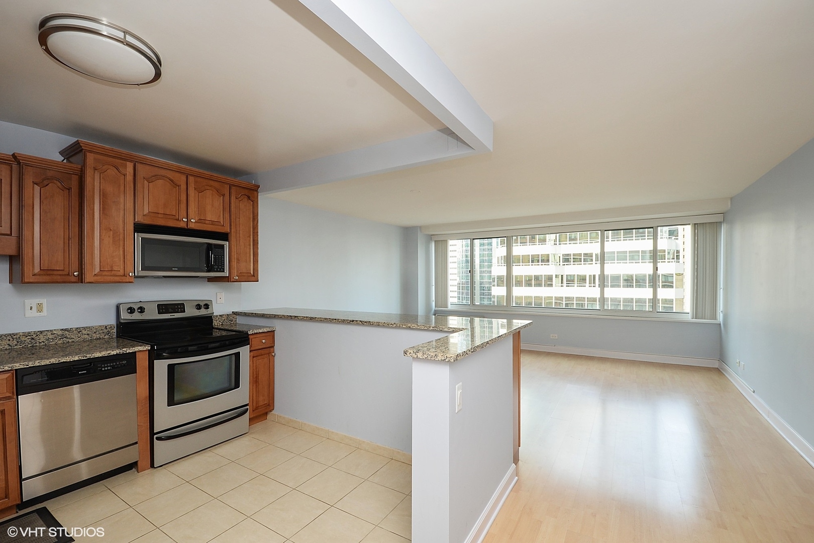 211 E Ohio St Property Photo 2