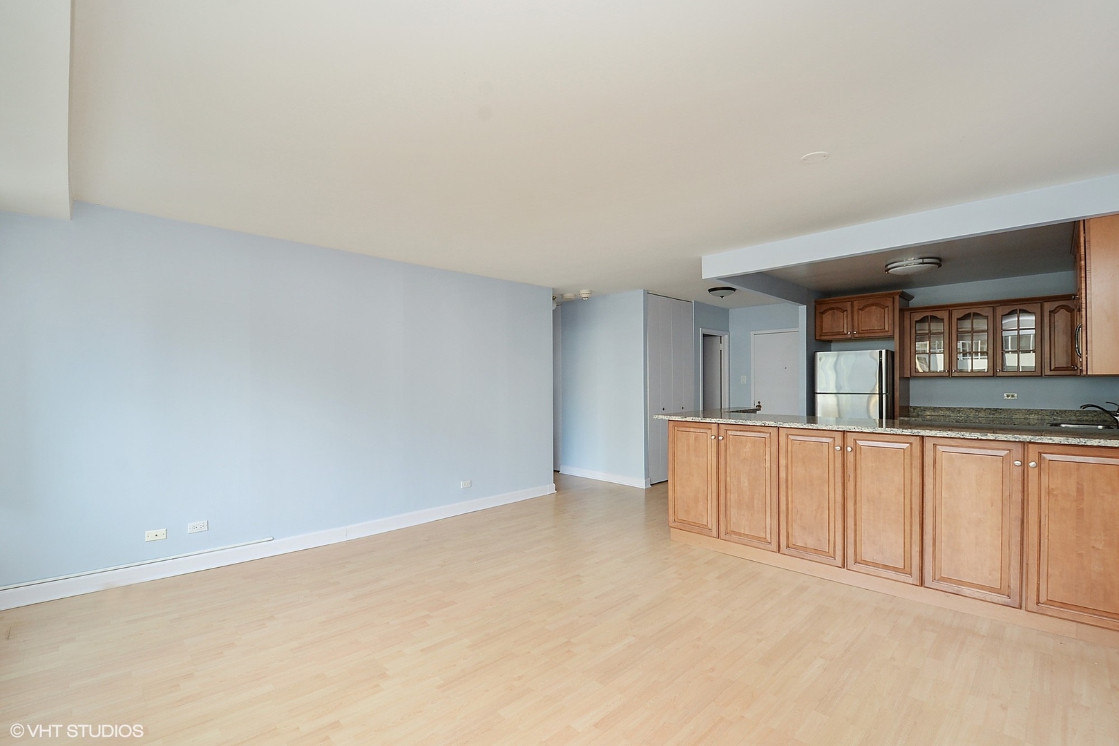 211 E Ohio St Property Photo 3