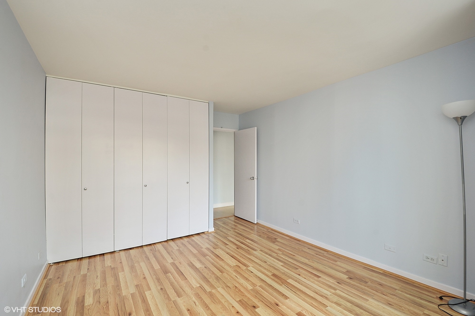 211 E Ohio St Property Photo 7