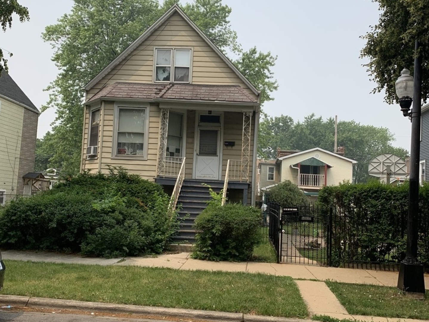 3246 N Kostner Avenue Property Photo