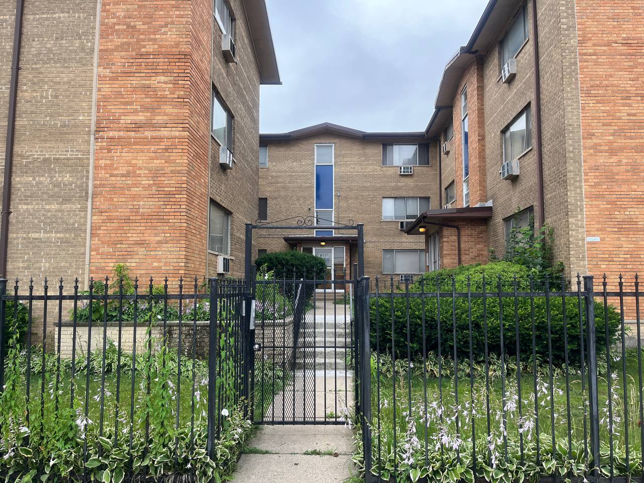 7909 S Greenwood Ave Property Photo 1