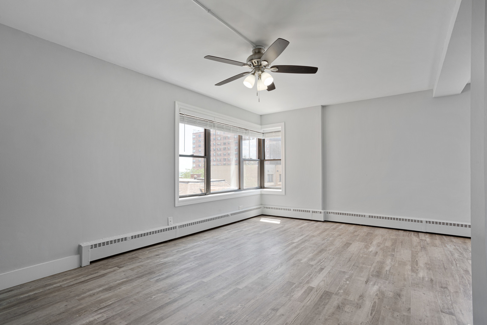 5858 N Sheridan Rd Property Photo 5
