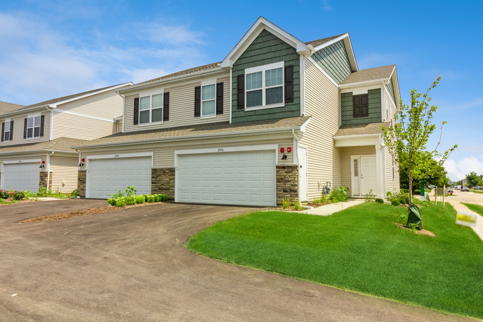 279 Portage Ln