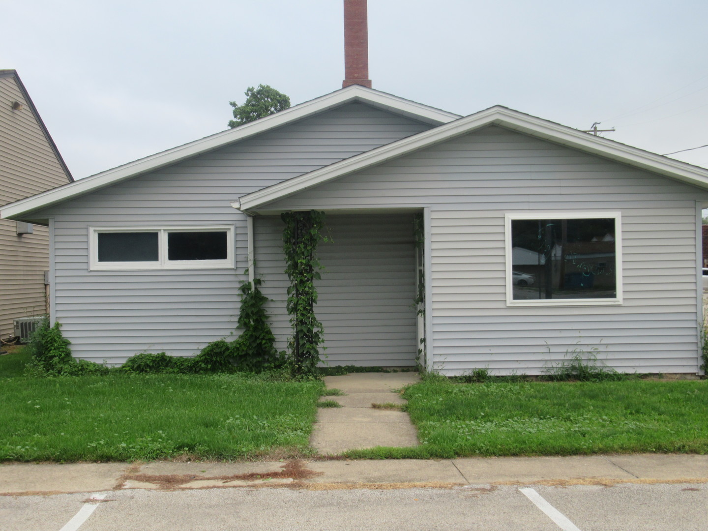 101 W South Street Property Photo