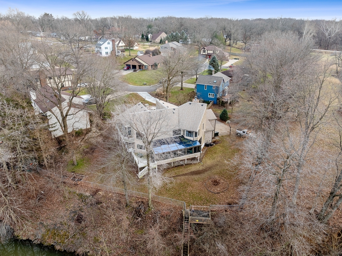 1210 Lakeridge Court Property Photo 2