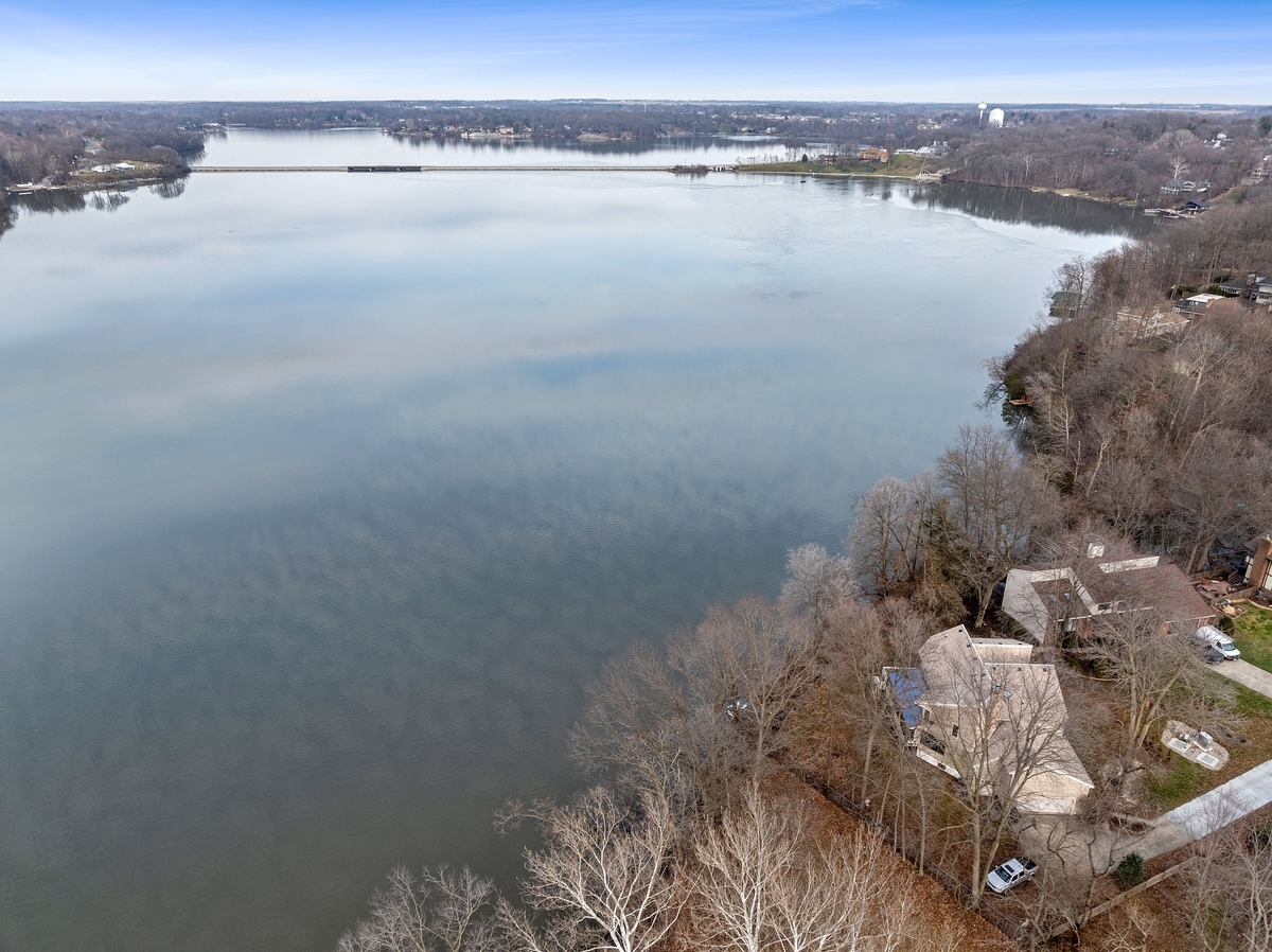 1210 Lakeridge Court Property Photo 3