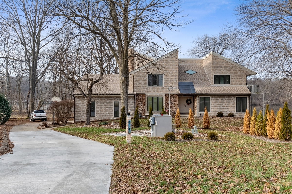 1210 Lakeridge Court Property Photo 4