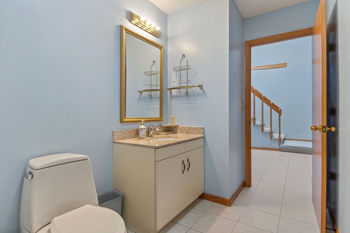 1210 Lakeridge Court Property Photo 16