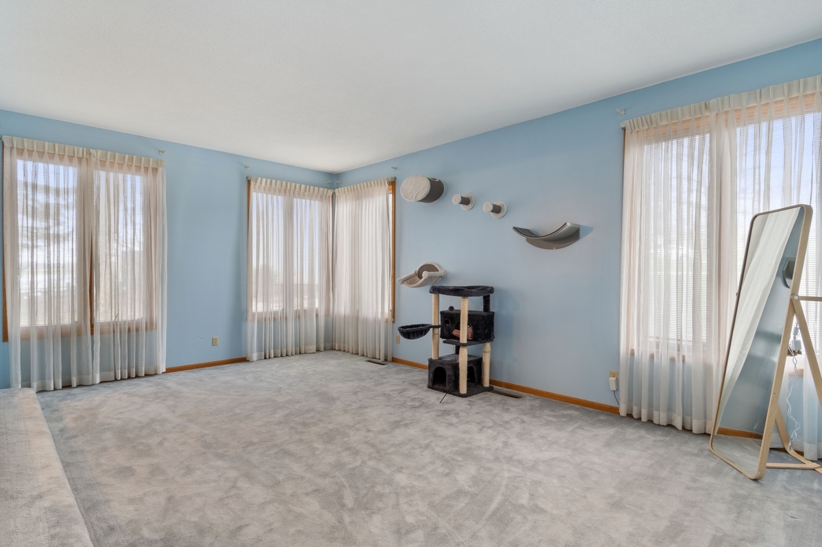 1210 Lakeridge Court Property Photo 20
