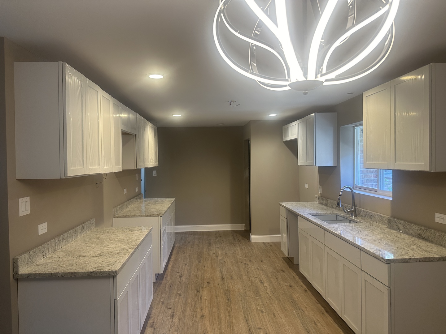 15044 Irving Avenue Property Photo 2