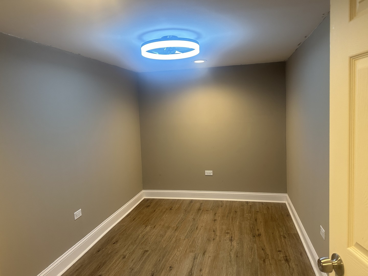 15044 Irving Avenue Property Photo 6