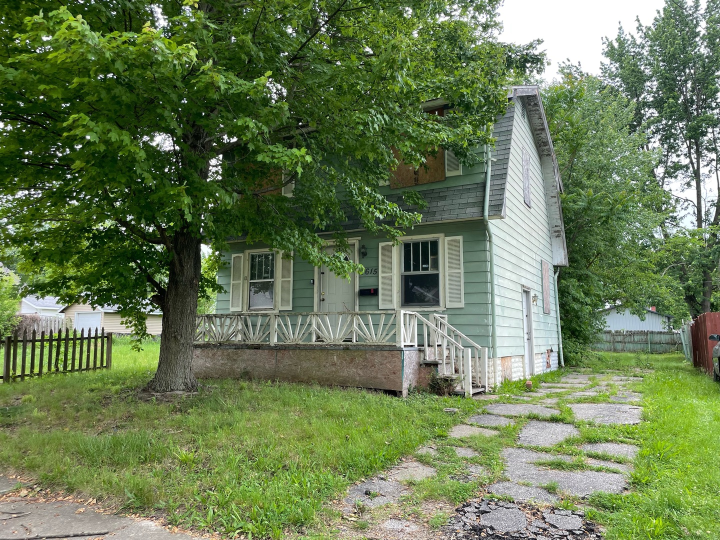 1615 E Lawrence Street Property Photo