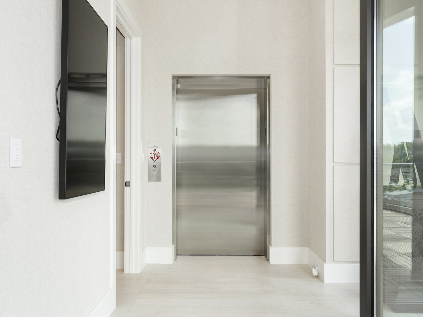 10 Illinois Street 5a Property Photo 3