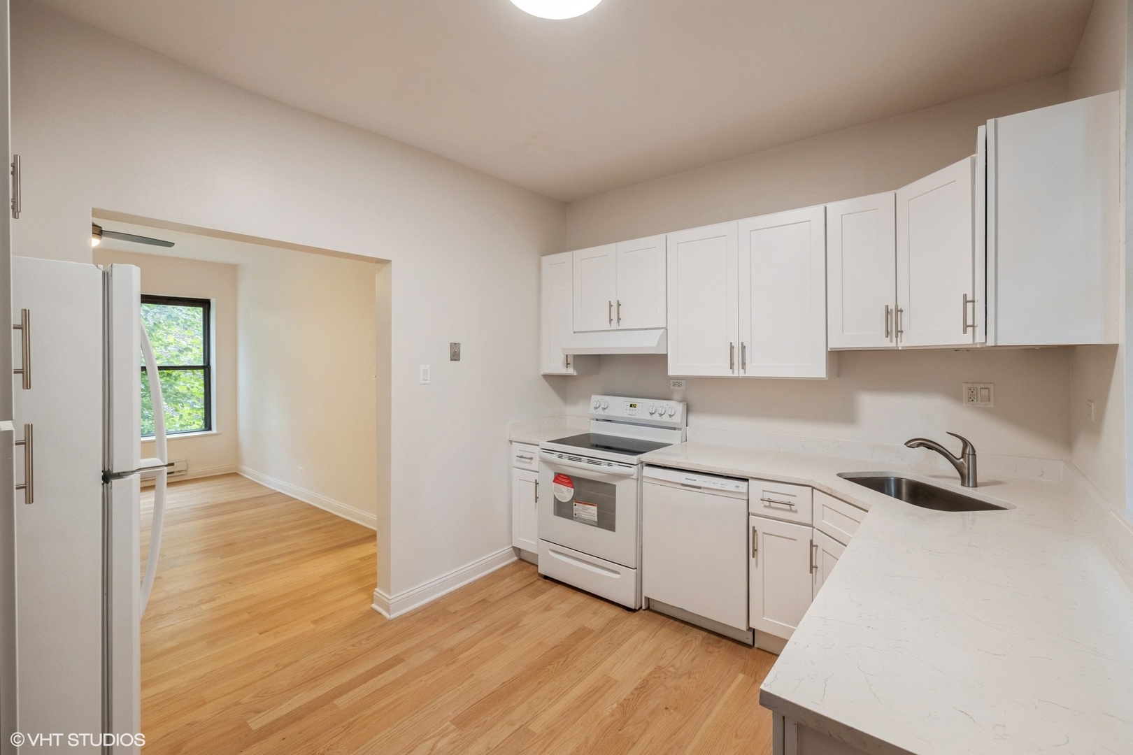 5345 S Ellis Avenue H-1 Property Photo 8